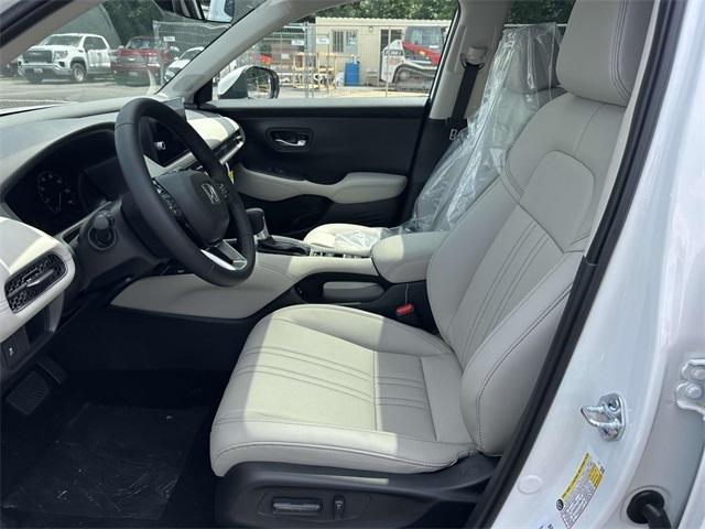 Photo of 2026 Platinum White Pearl Honda HR-V