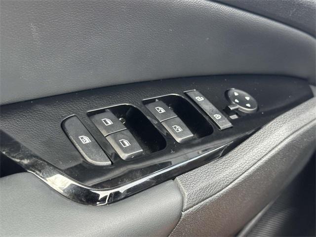 Photo of 2023 Glacier White Pearl Kia Sportage
