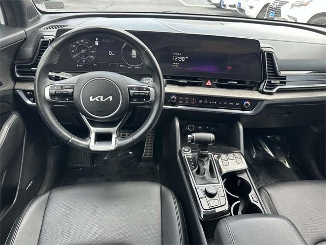 Photo of 2023 Glacier White Pearl Kia Sportage