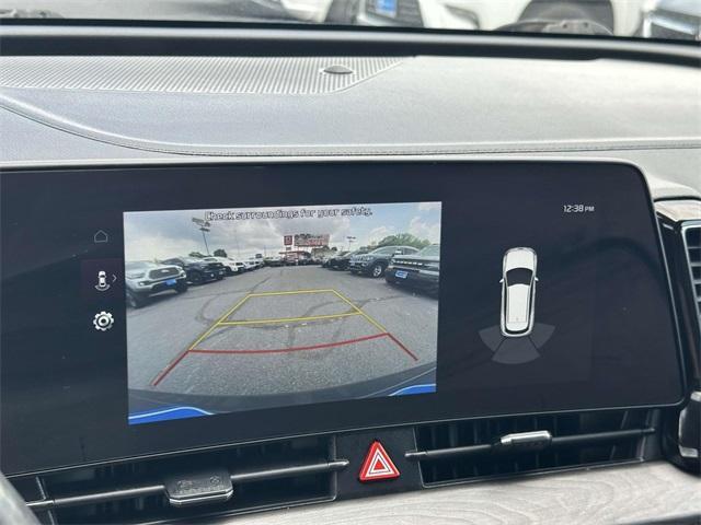 Photo of 2023 Glacier White Pearl Kia Sportage
