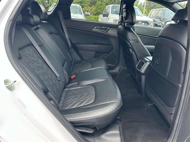 Photo of 2023 Glacier White Pearl Kia Sportage
