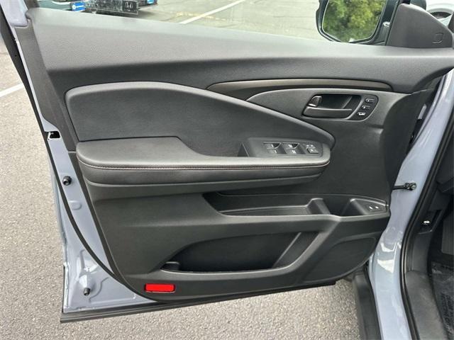 Photo of 2025 Sonic Gray Pearl Honda Passport