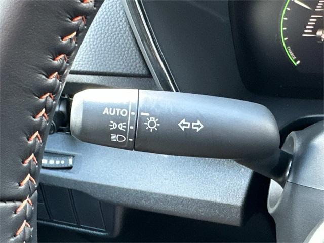 Photo of 2025 Silver Metallic Honda CR-V Hybrid