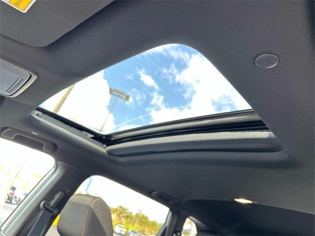 Photo of 2025 Silver Metallic Honda CR-V Hybrid
