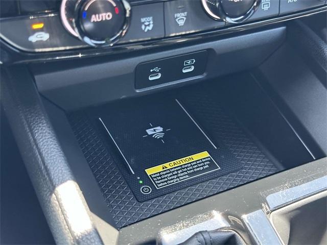 Photo of 2025 Solar Silver Metallic Honda Accord Hybrid