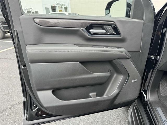Photo of 2025 Onyx Black GMC Yukon XL