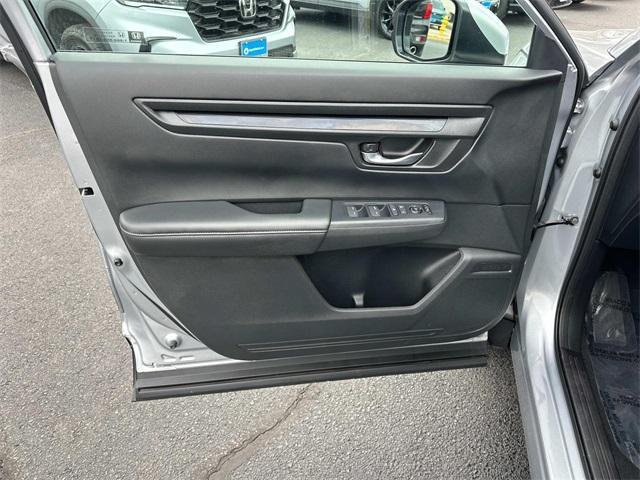 Photo of 2025 Solar Silver Metallic Honda CR-V