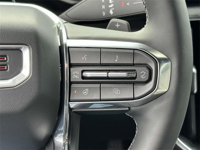 Photo of 2025 White Frost Tri-Coat GMC Acadia