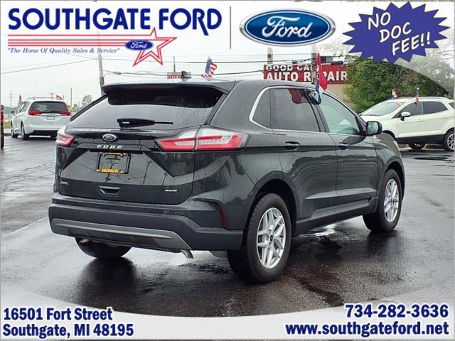 Photo of 2023 Green Ford Edge
