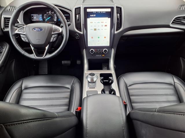 Photo of 2023 Green Ford Edge