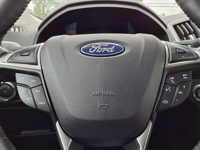 Photo of 2023 Green Ford Edge