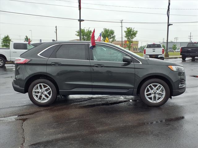 Photo of 2023 Green Ford Edge