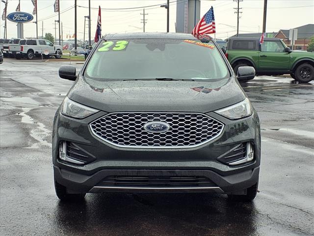 Photo of 2023 Green Ford Edge
