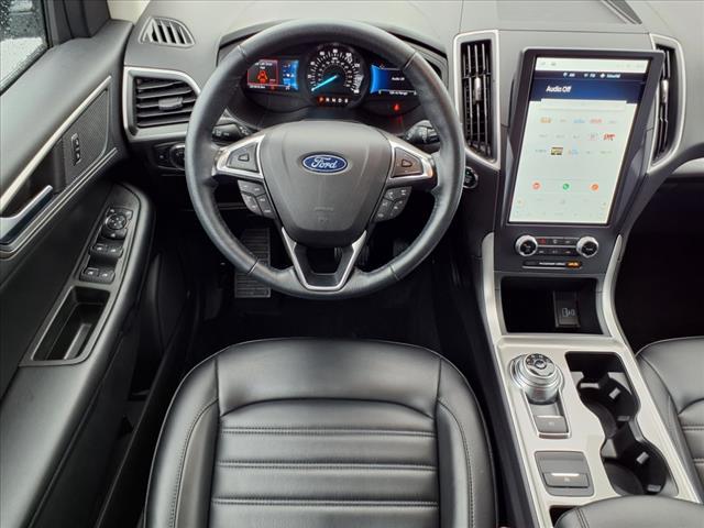 Photo of 2023 Green Ford Edge