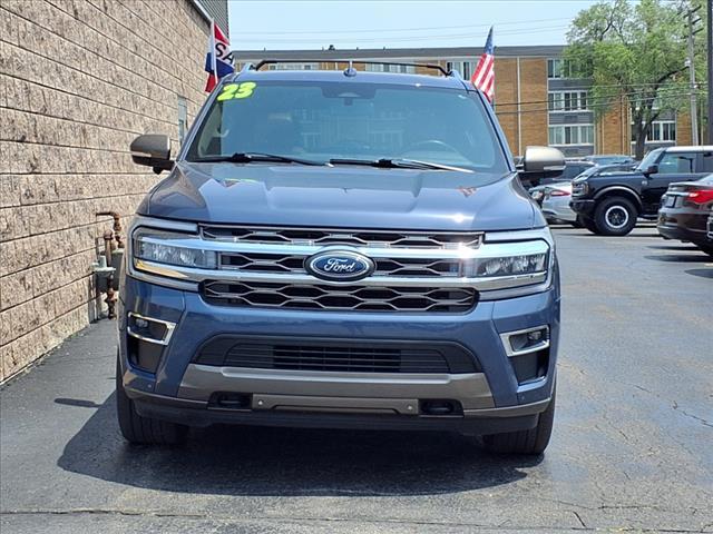 Photo of 2023 Infinite Blue Metallic Tinted Clearcoat Ford Expedition