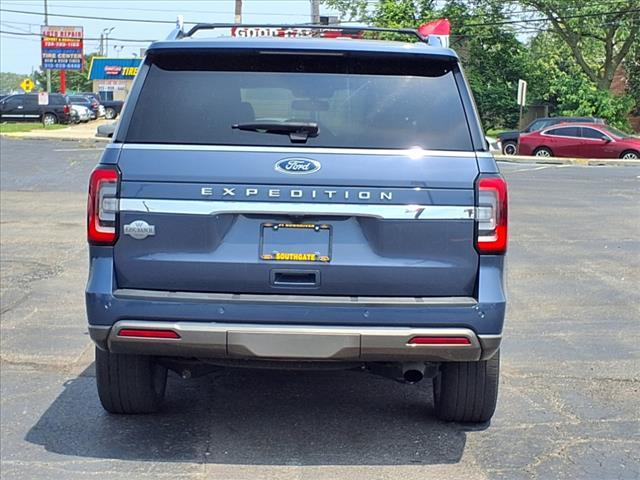 Photo of 2023 Infinite Blue Metallic Tinted Clearcoat Ford Expedition