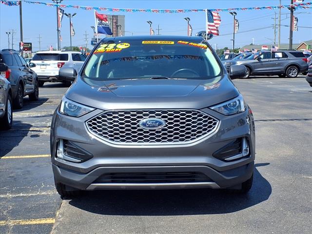 Photo of 2023 Carbonized Gray Ford Edge