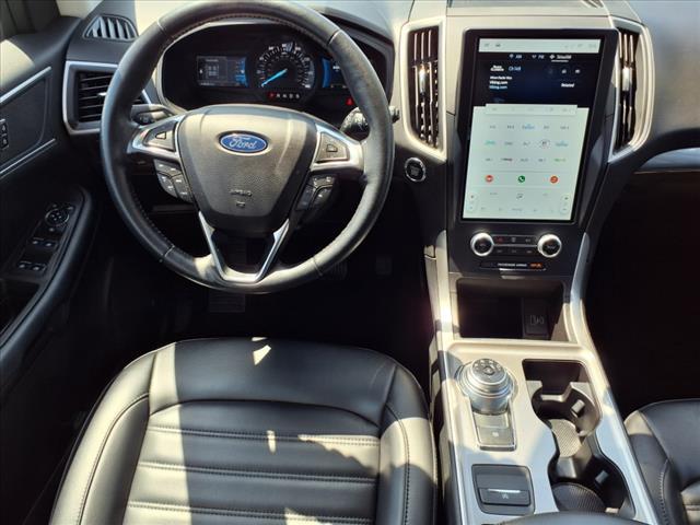 Photo of 2023 Carbonized Gray Ford Edge
