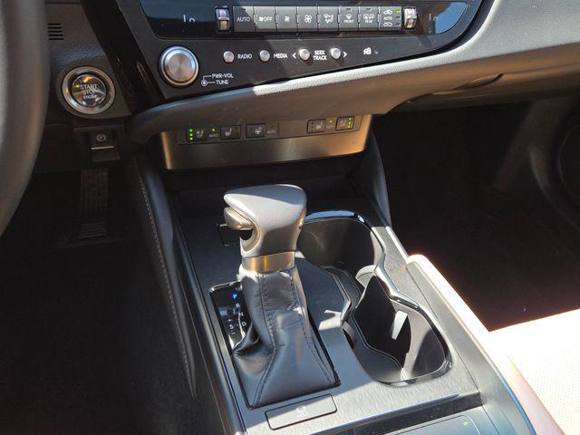Photo of 2025 Obsidian Lexus ES 350