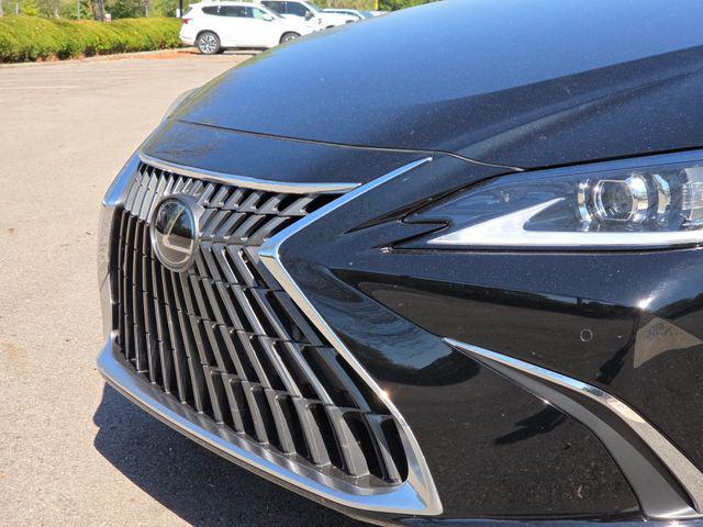 Photo of 2025 Obsidian Lexus ES 350