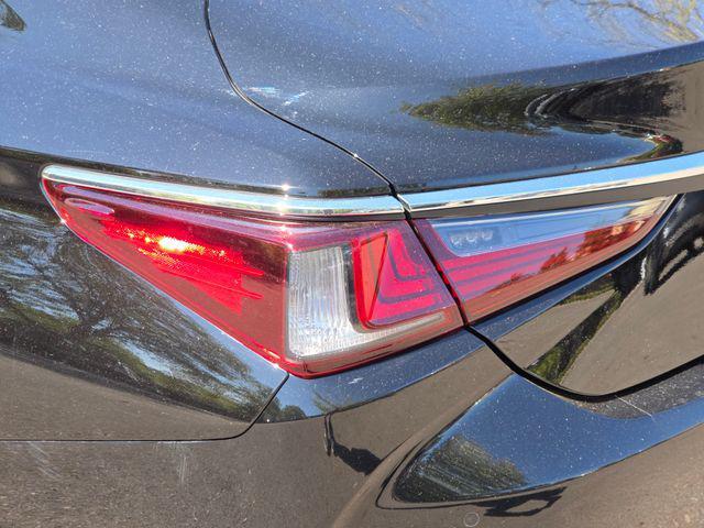 Photo of 2025 Obsidian Lexus ES 350
