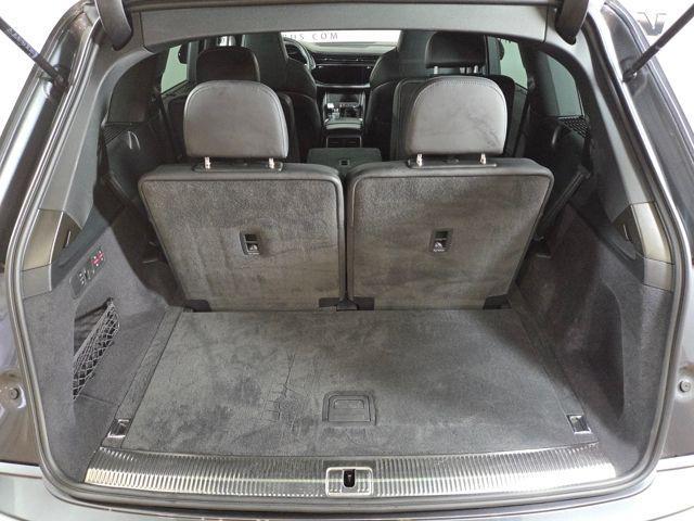 Photo of 2024 Gray Audi Q7