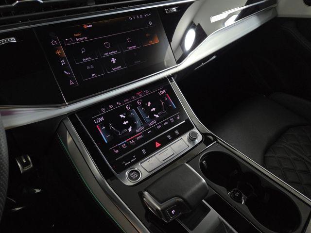 Photo of 2024 Gray Audi Q7