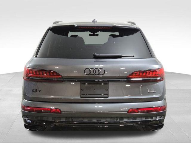 Photo of 2024 Gray Audi Q7