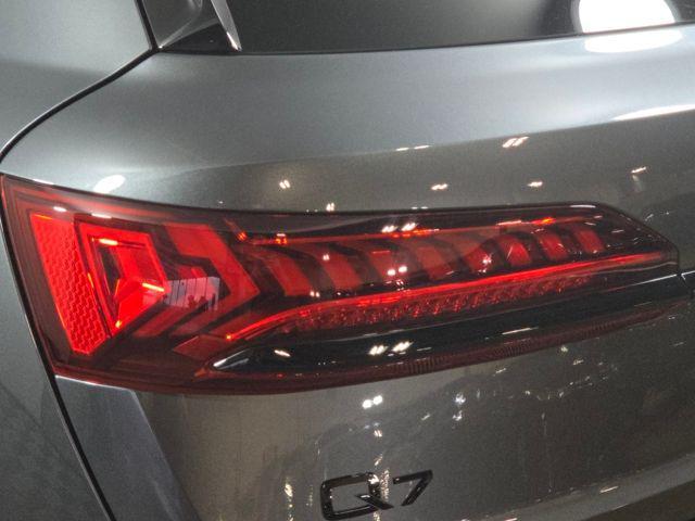 Photo of 2024 Gray Audi Q7