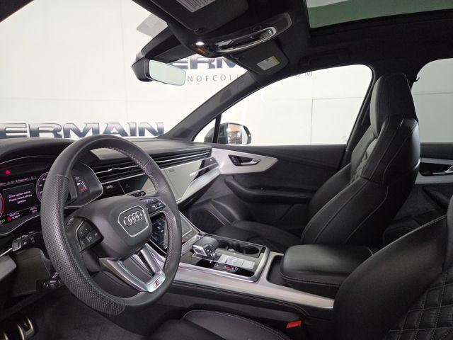 Photo of 2024 Gray Audi Q7