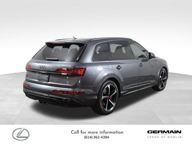 Photo of 2024 Gray Audi Q7