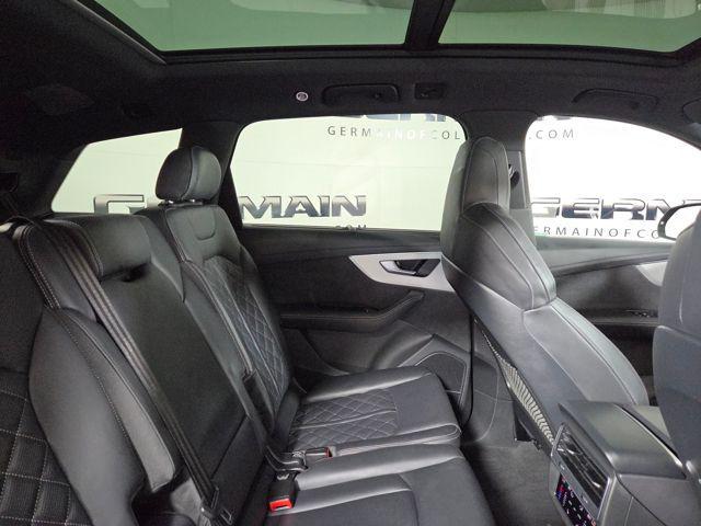 Photo of 2024 Gray Audi Q7