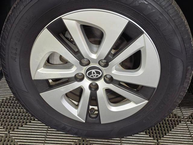 Photo of 2018 Midnight Black Metallic Toyota Prius