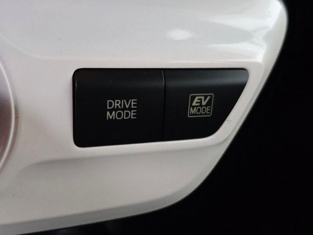 Photo of 2018 Midnight Black Metallic Toyota Prius