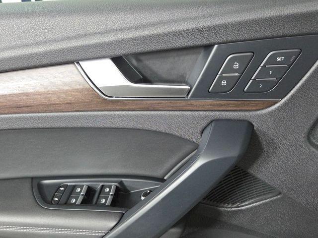 Photo of 2021 Brilliant Black Audi Q5