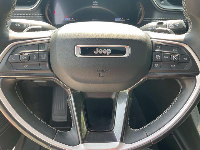 Photo of 2021 Silver Zynith Jeep Grand Cherokee L