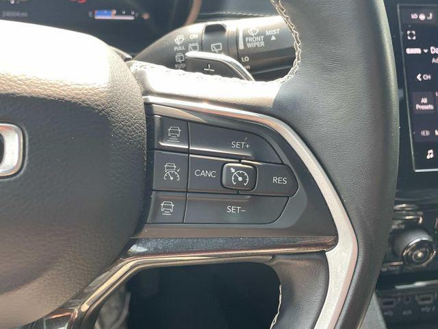 Photo of 2021 Silver Zynith Jeep Grand Cherokee L