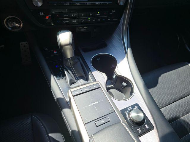 Photo of 2022 Ultra White Lexus RX 350