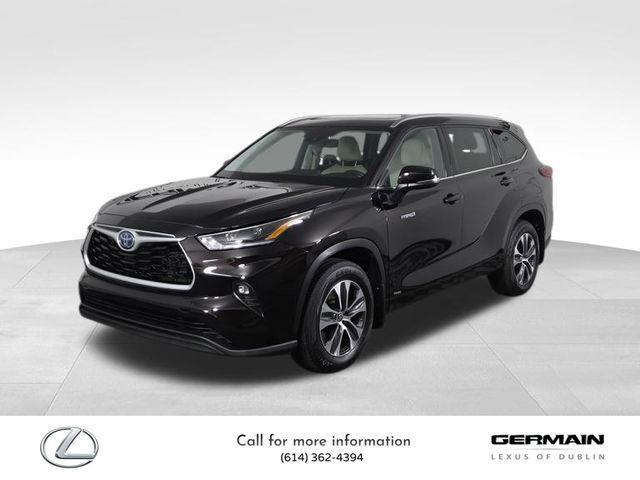 Photo of 2021 Midnight Black Metallic Toyota Highlander Hybrid