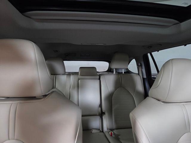 Photo of 2021 Midnight Black Metallic Toyota Highlander Hybrid