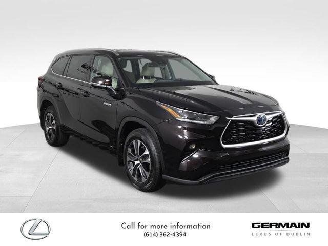 Photo of 2021 Midnight Black Metallic Toyota Highlander Hybrid