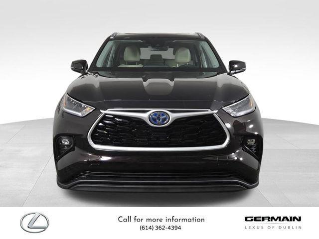 Photo of 2021 Midnight Black Metallic Toyota Highlander Hybrid