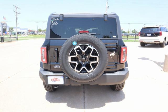 Photo of 2025 Shadow Black Ford Bronco