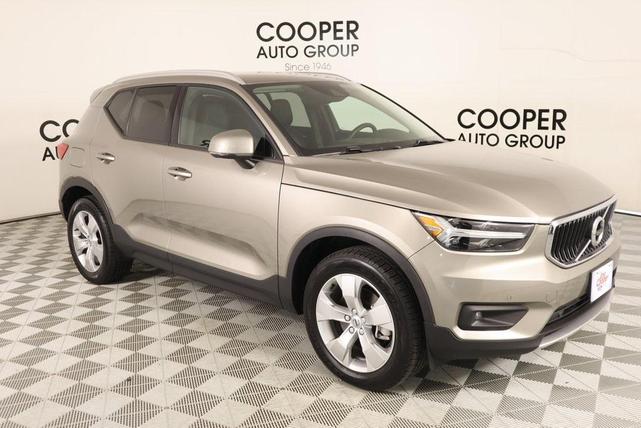 2022 Volvo XC40