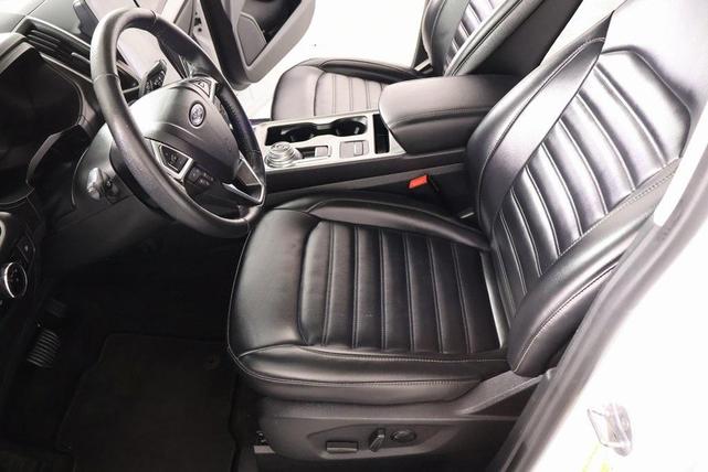 Photo of 2024 Oxford White Ford Edge