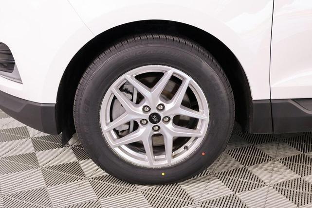 Photo of 2024 Oxford White Ford Edge