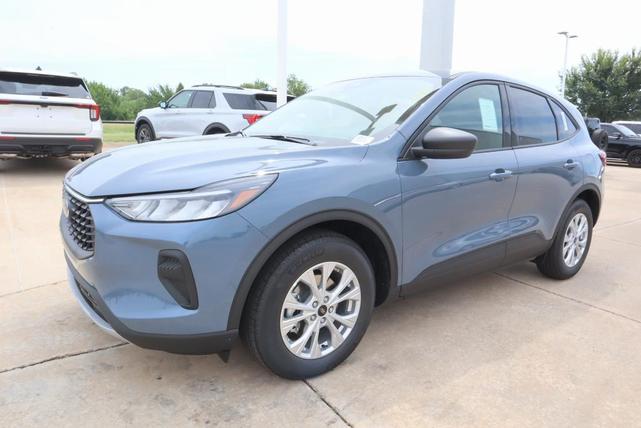 Photo of 2025 Vapor Blue Metallic Ford Escape