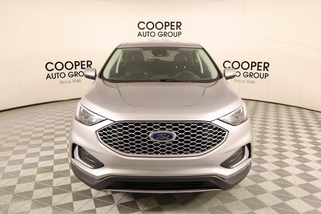 Photo of 2024 Silver Metallic Ford Edge