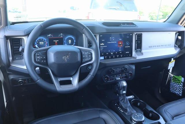 Photo of 2025 Oxford White Ford Bronco