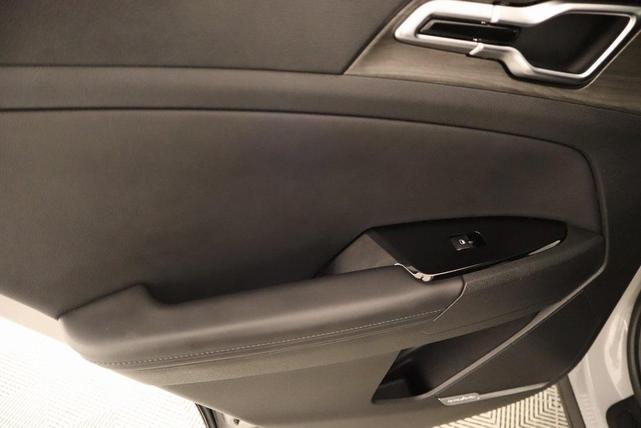 Photo of 2024 Ebony Black Kia Sportage
